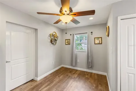 1832 69th Avenue S St Petersburg FL 33712