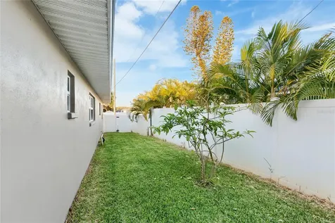 1832 69th Avenue S St Petersburg FL 33712