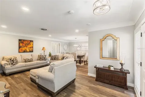1832 69th Avenue S St Petersburg FL 33712