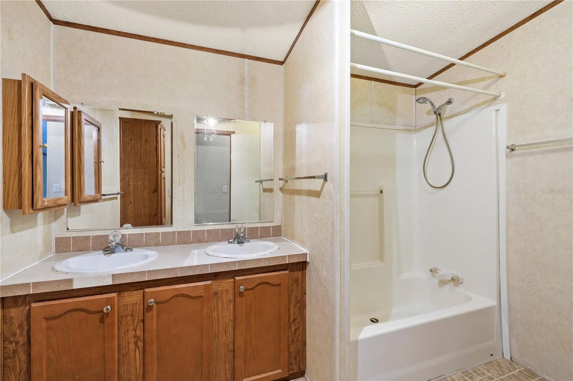 32443 Memory Lane Leesburg FL 34788