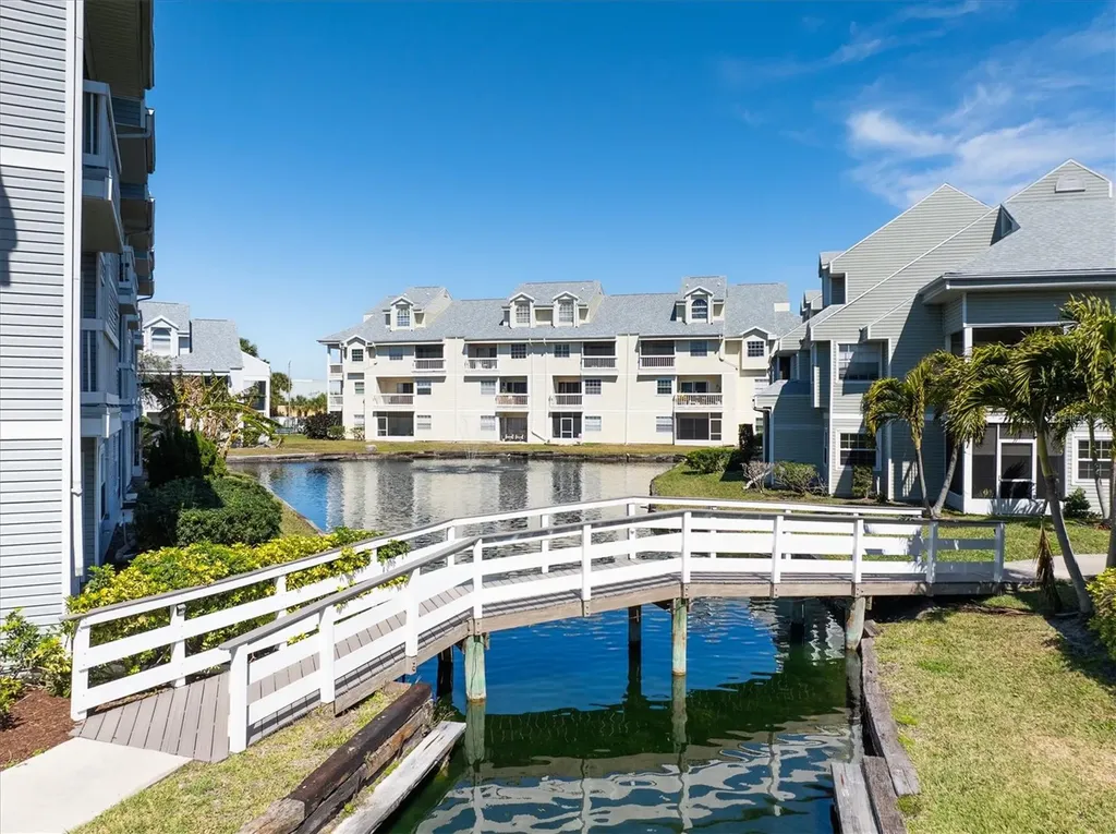 6931 Stones Throw Circle N St Petersburg FL 33710