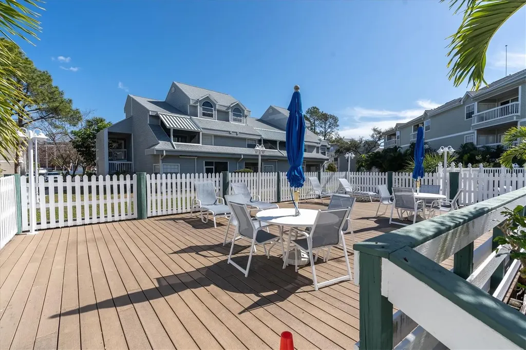 6931 Stones Throw Circle N St Petersburg FL 33710