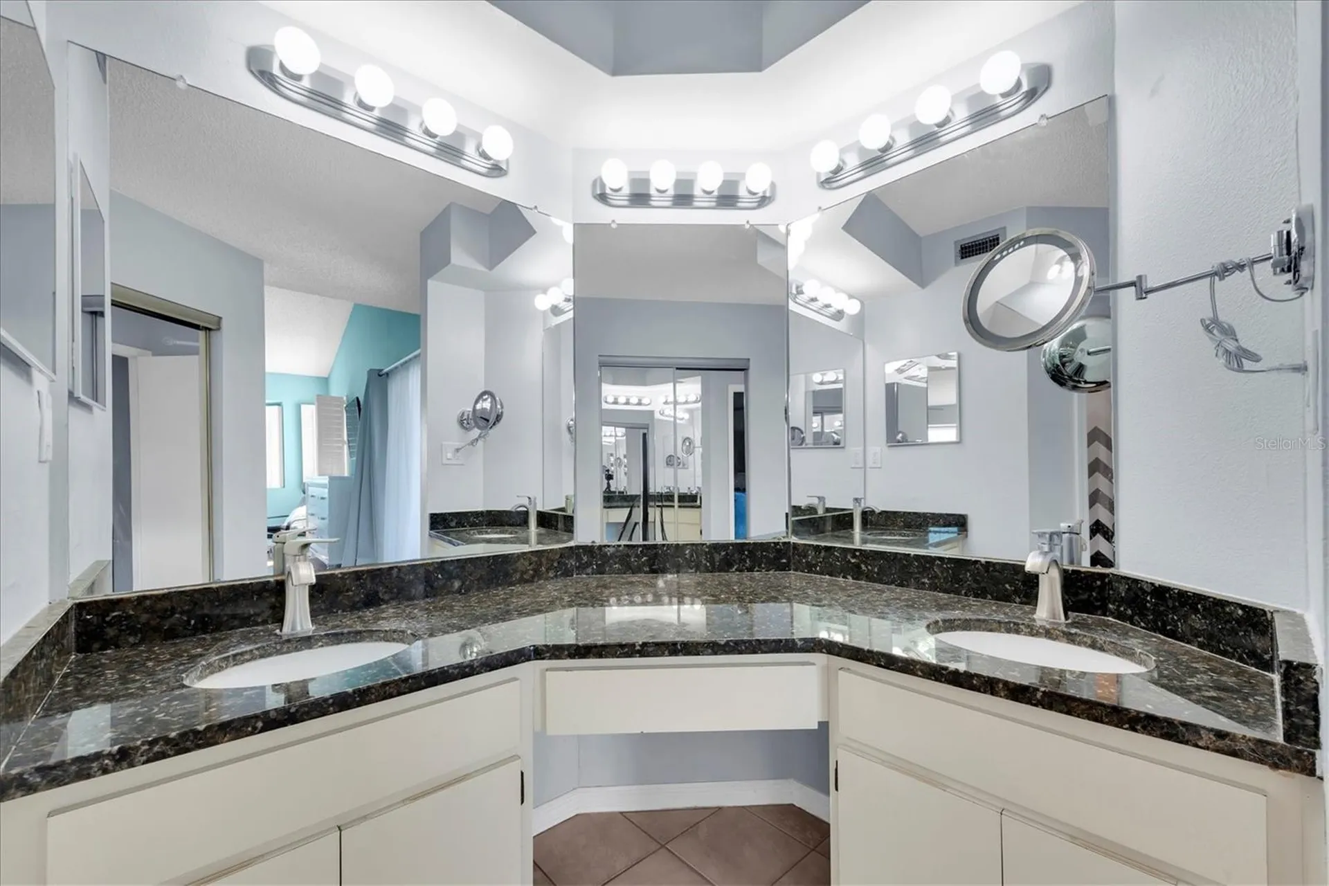 6931 Stones Throw Circle N St Petersburg FL 33710
