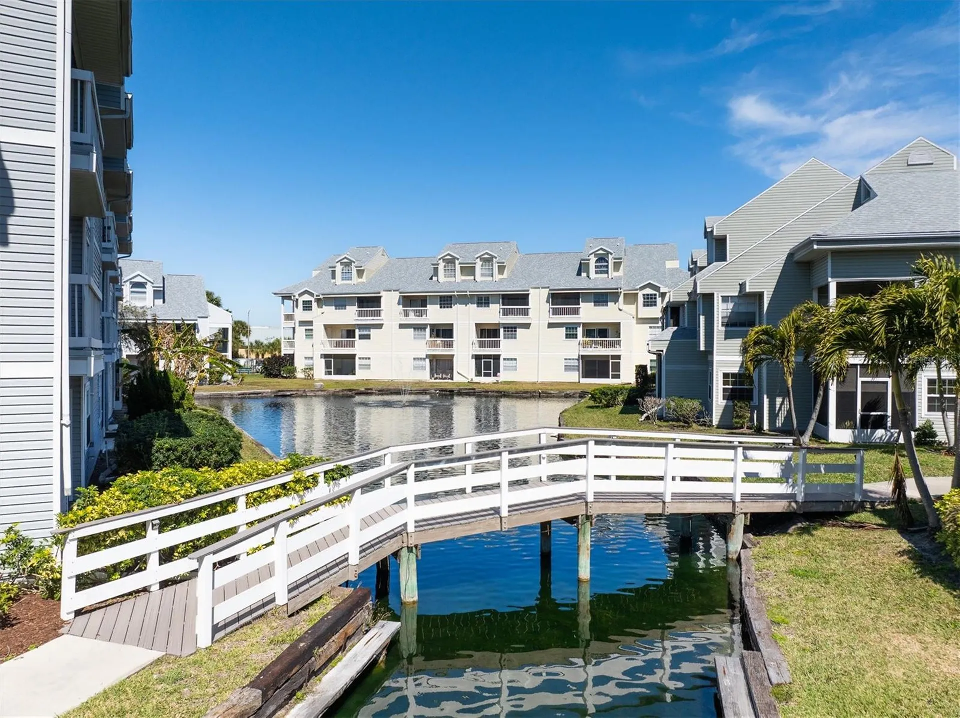 6931 Stones Throw Circle N St Petersburg FL 33710