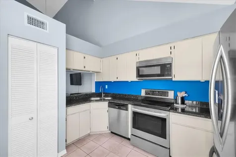 6931 Stones Throw Circle N St Petersburg FL 33710