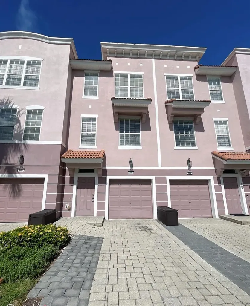 8000 Cool Breeze Drive Orlando FL 32819