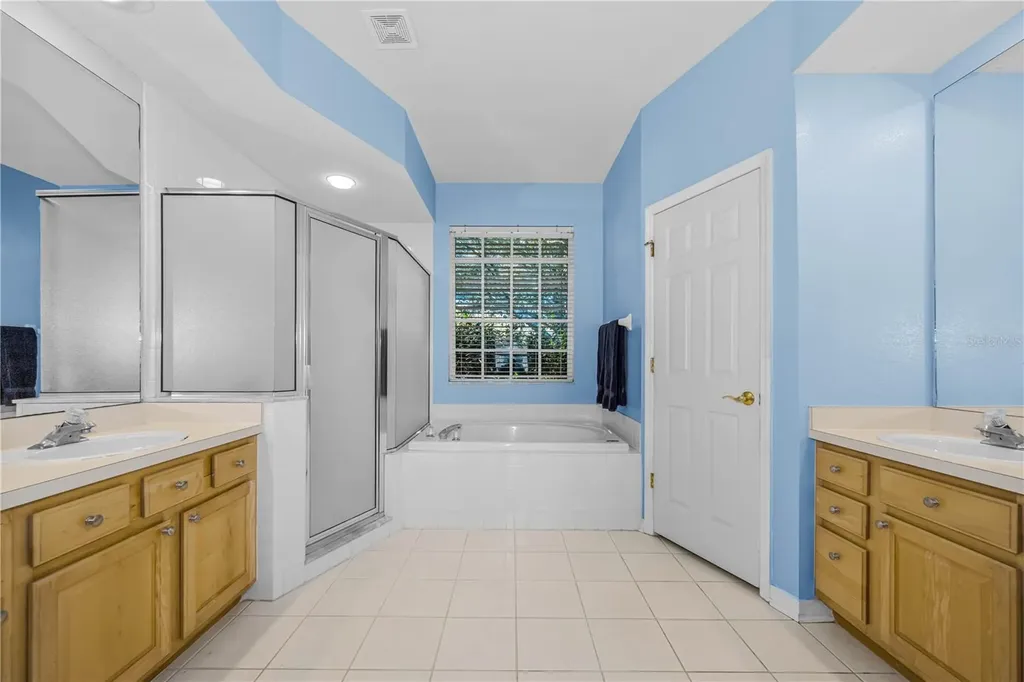 2225 Longmore Circle Valrico FL 33596