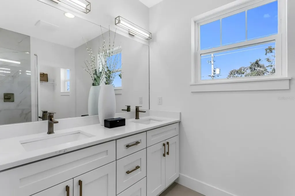 2138 W Chestnut Street Tampa FL 33607