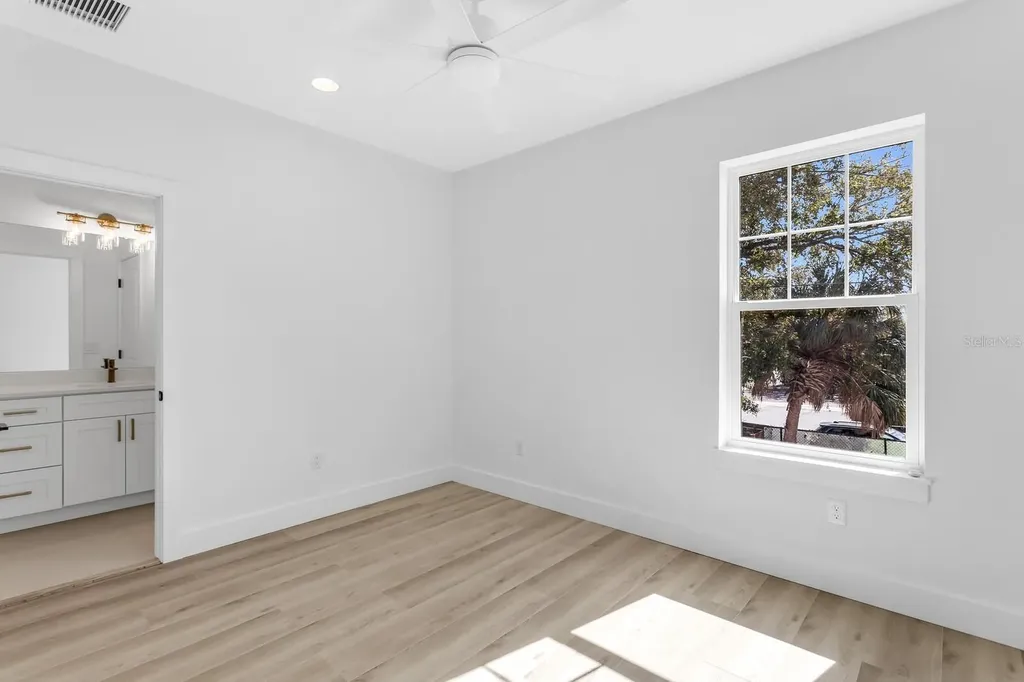 2138 W Chestnut Street Tampa FL 33607