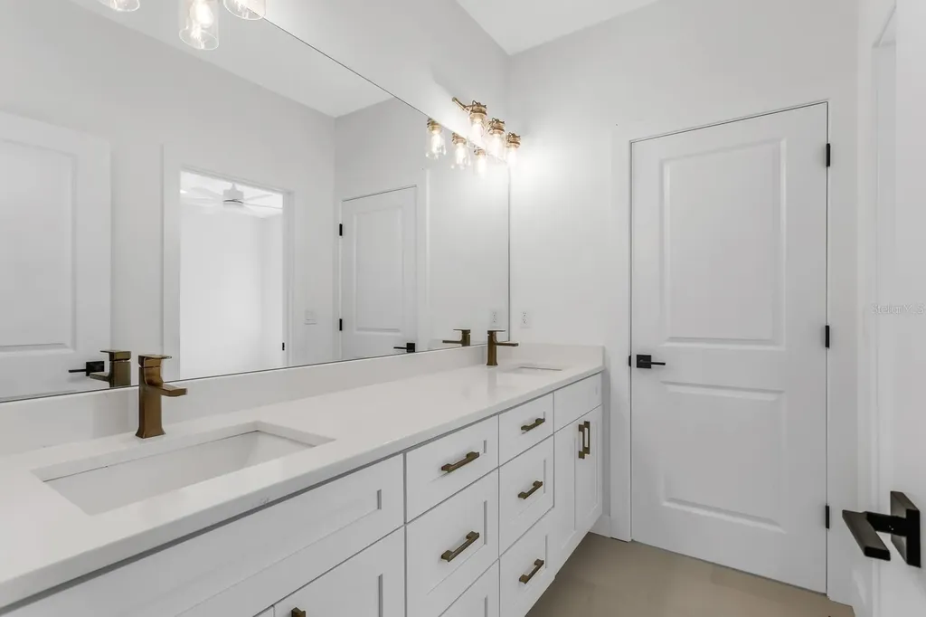 2138 W Chestnut Street Tampa FL 33607