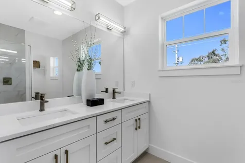 2138 W Chestnut Street Tampa FL 33607
