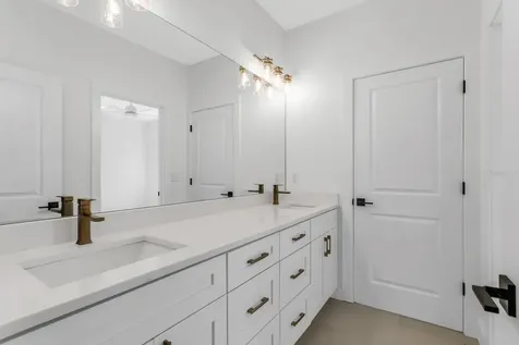 2138 W Chestnut Street Tampa FL 33607