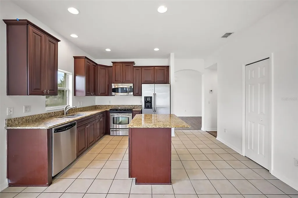 401 Grassy Key Way Groveland FL 34736