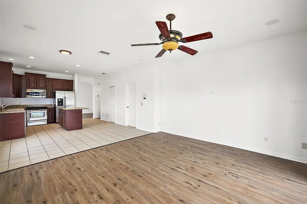 401 Grassy Key Way Groveland FL 34736