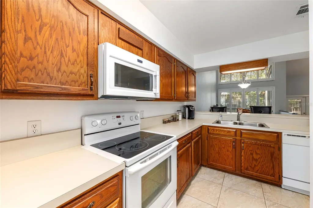 2740 NW 39th Drive Gainesville FL 32606
