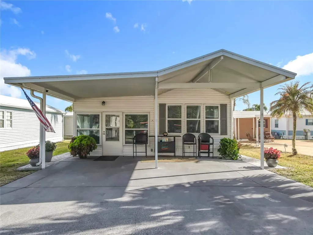 446 Pine Loop Frostproof FL 33843