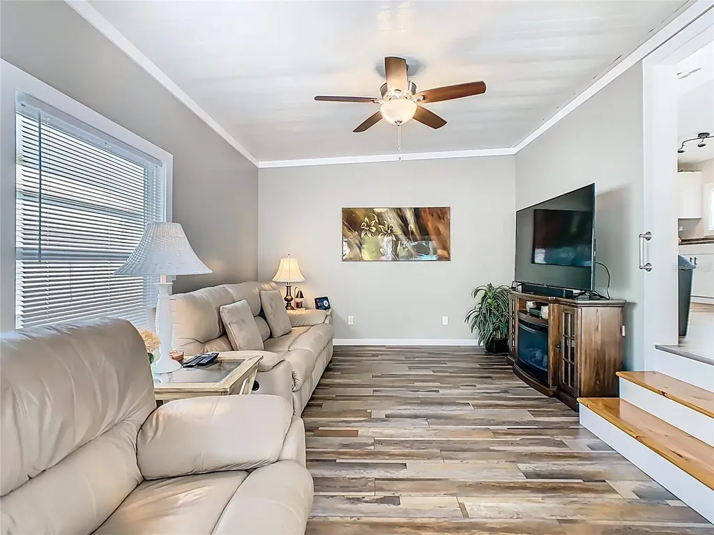 446 Pine Loop Frostproof FL 33843