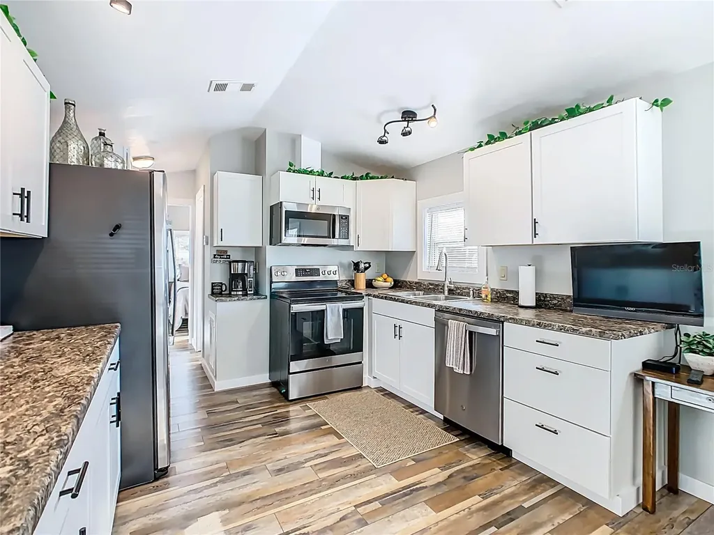 446 Pine Loop Frostproof FL 33843