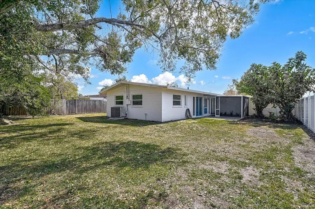 3133 Lake Ridge Drive Sarasota FL 34237