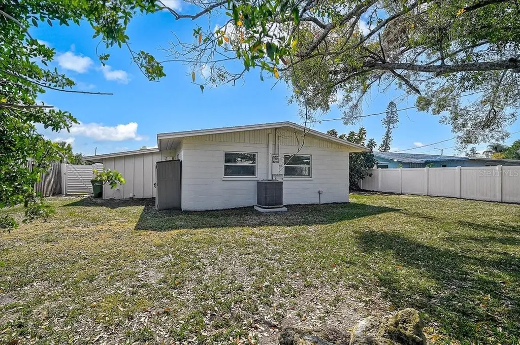 3133 Lake Ridge Drive Sarasota FL 34237