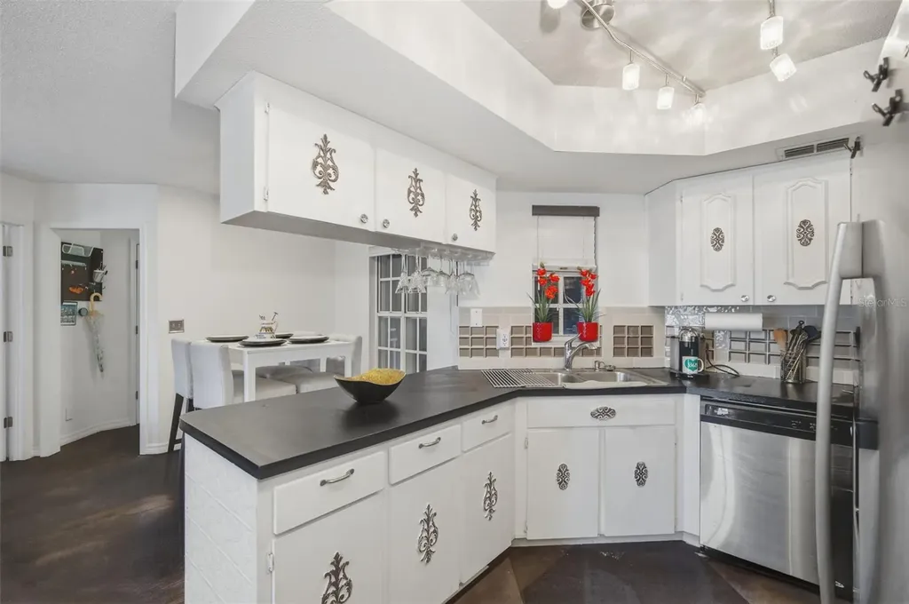 2314 S Clewis Court Tampa FL 33629
