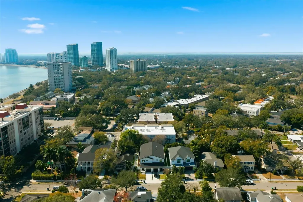 2314 S Clewis Court Tampa FL 33629