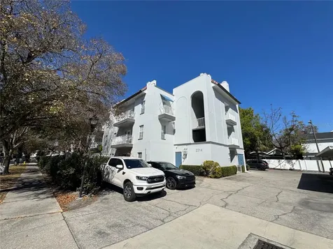2314 S Clewis Court Tampa FL 33629