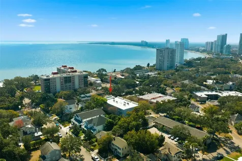 2314 S Clewis Court Tampa FL 33629