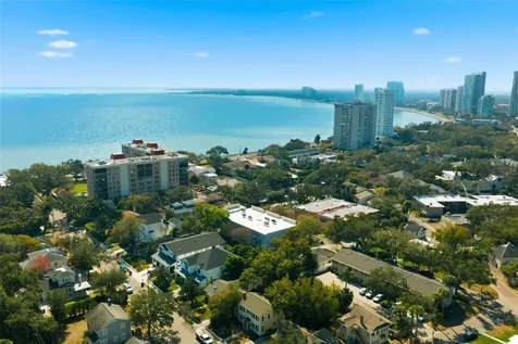 2314 S Clewis Court Tampa FL 33629