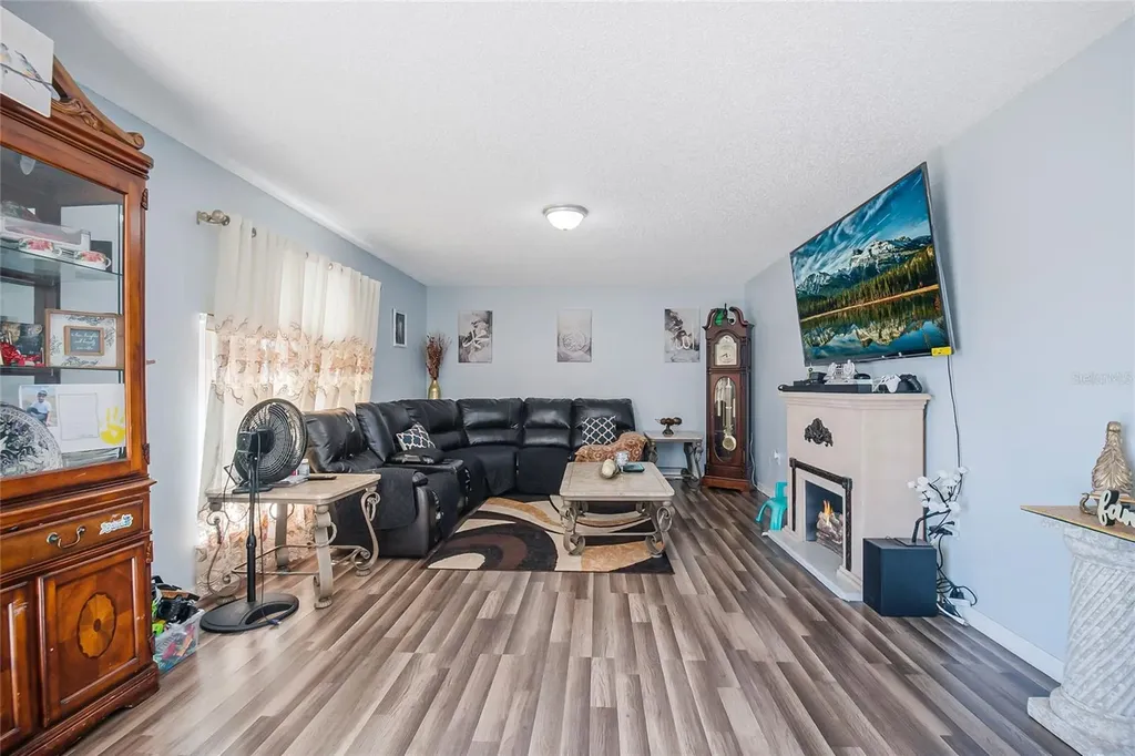 6 Alicante Court Kissimmee FL 34758