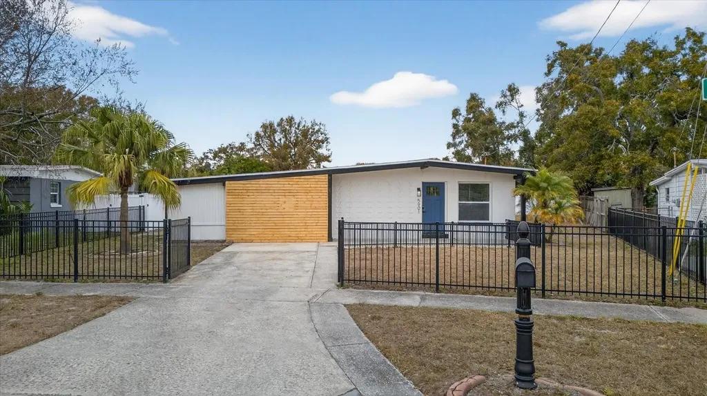 5901 S Coolidge Avenue Tampa FL 33616