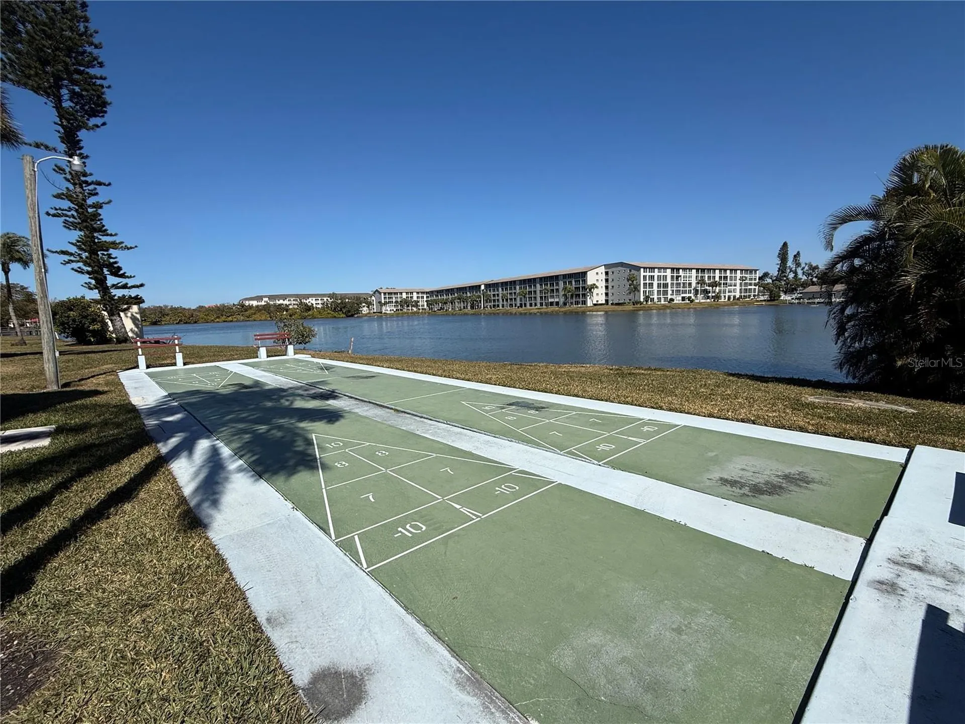 3983 Lake Bayshore Drive Bradenton FL 34205