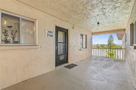 3983 Lake Bayshore Drive Bradenton FL 34205