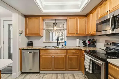 3983 Lake Bayshore Drive Bradenton FL 34205