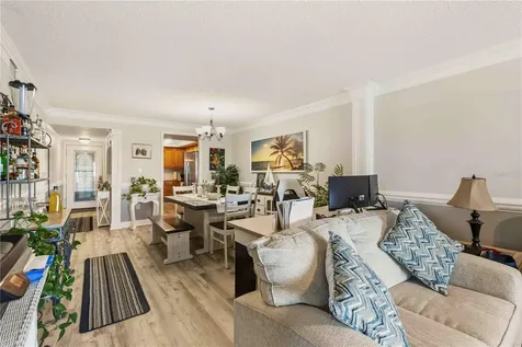 3983 Lake Bayshore Drive Bradenton FL 34205