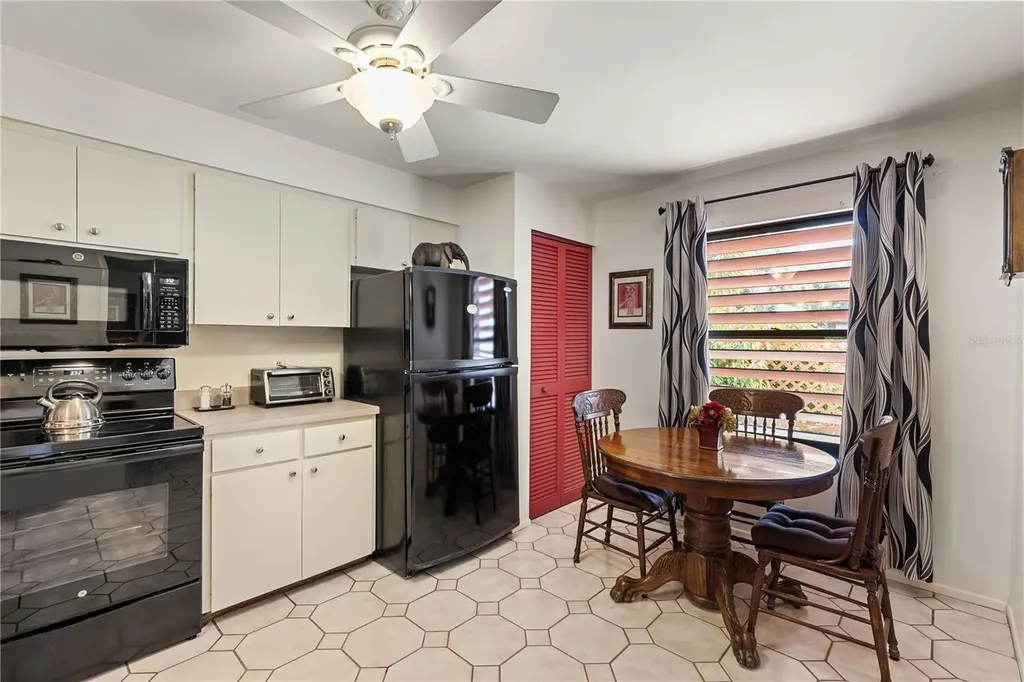 530 Spring Lakes Boulevard Bradenton FL 34210