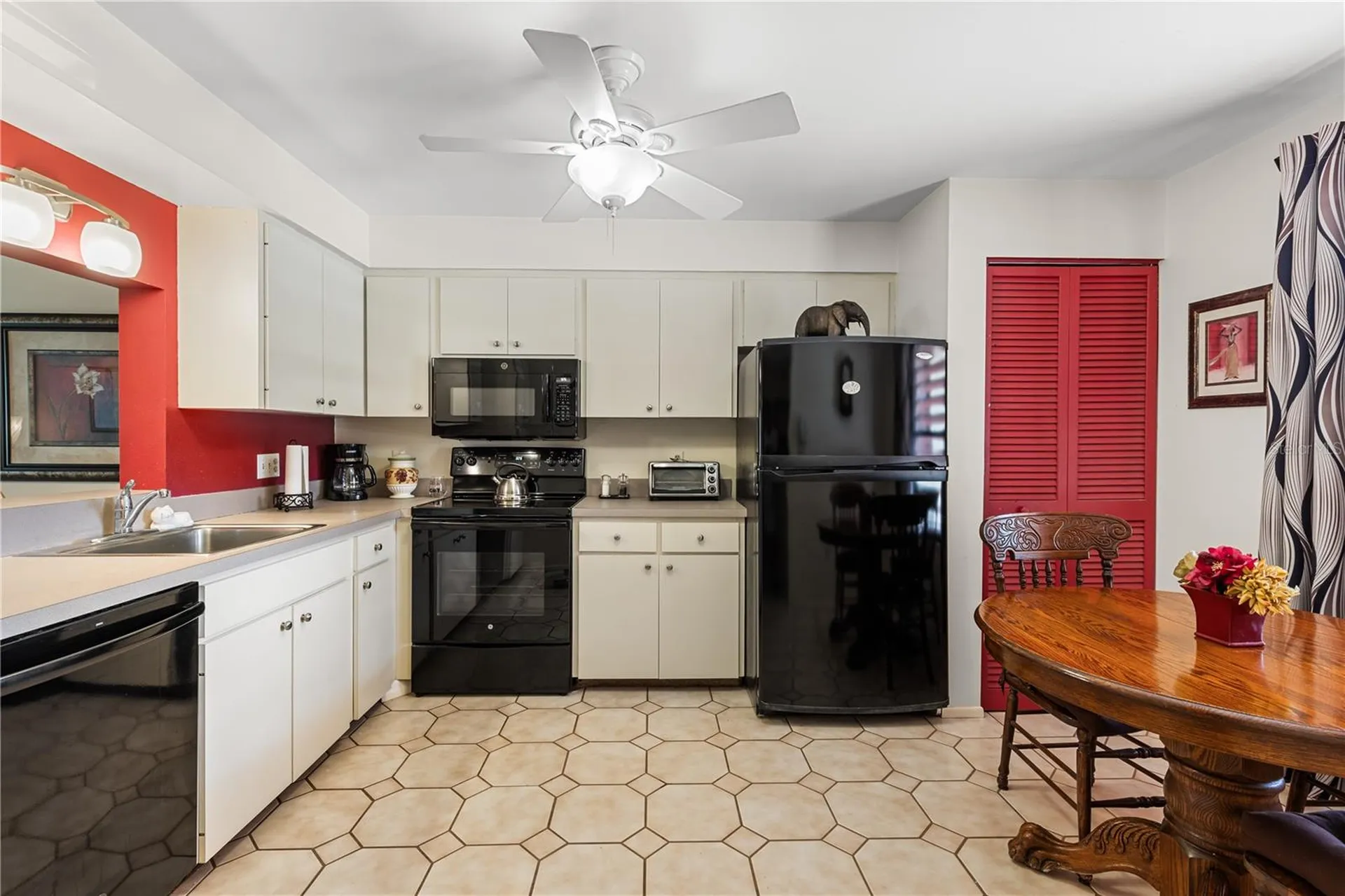530 Spring Lakes Boulevard Bradenton FL 34210