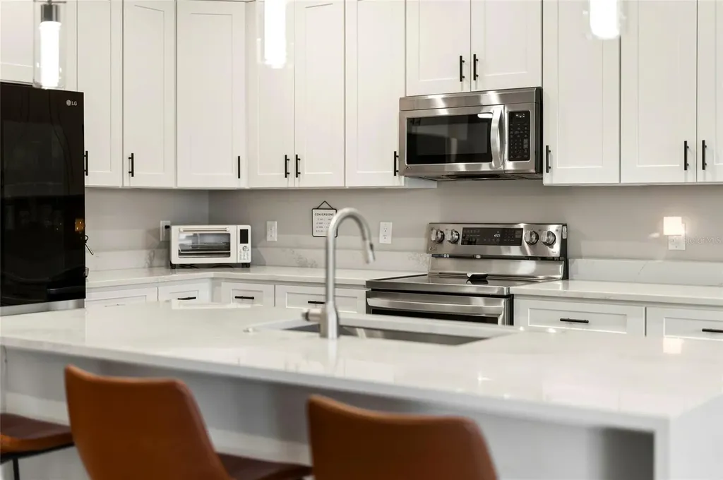 1107 NW 7th Place Cape Coral FL 33993