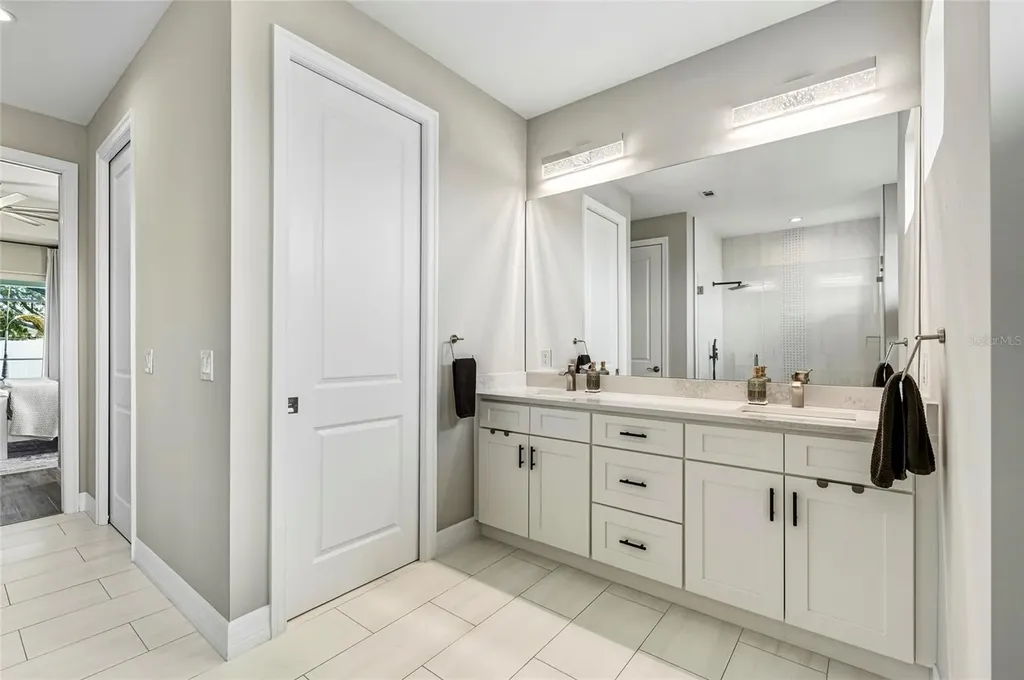 1107 NW 7th Place Cape Coral FL 33993