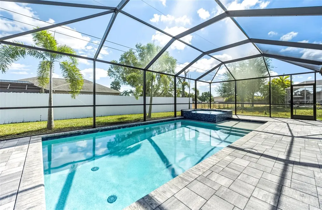 1107 NW 7th Place Cape Coral FL 33993