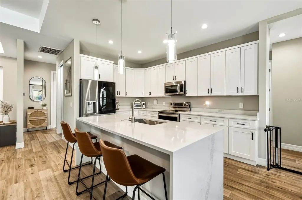 1107 NW 7th Place Cape Coral FL 33993