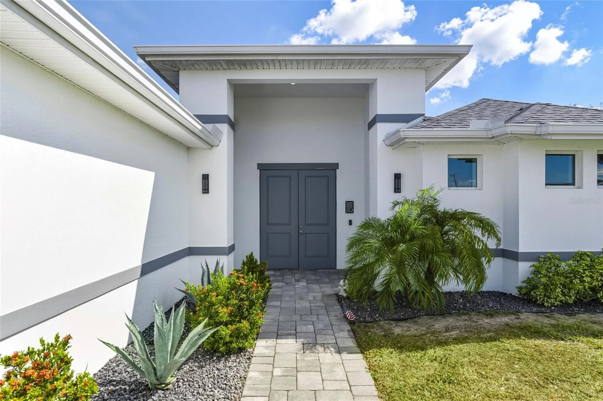 1107 NW 7th Place Cape Coral FL 33993