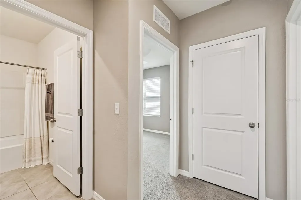 5221 Hillside Meadow Place Tampa FL 33610