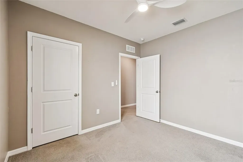 5221 Hillside Meadow Place Tampa FL 33610