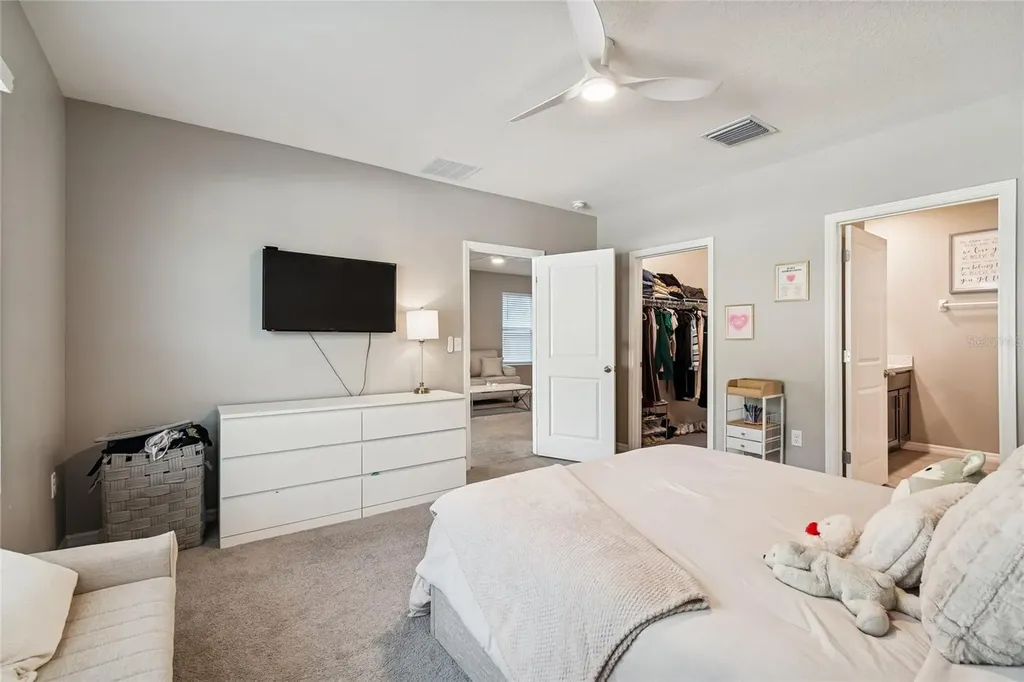 5221 Hillside Meadow Place Tampa FL 33610