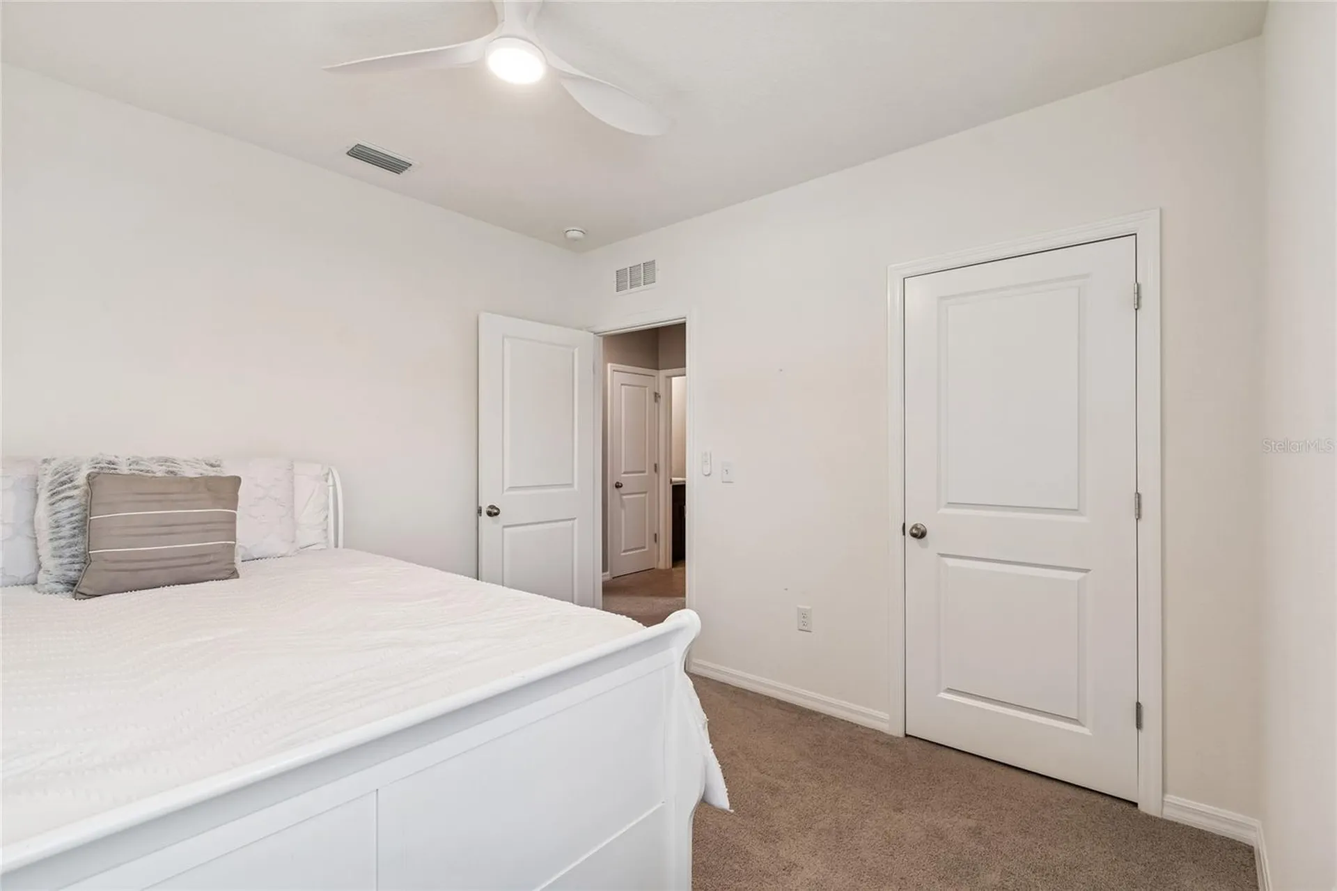 5221 Hillside Meadow Place Tampa FL 33610