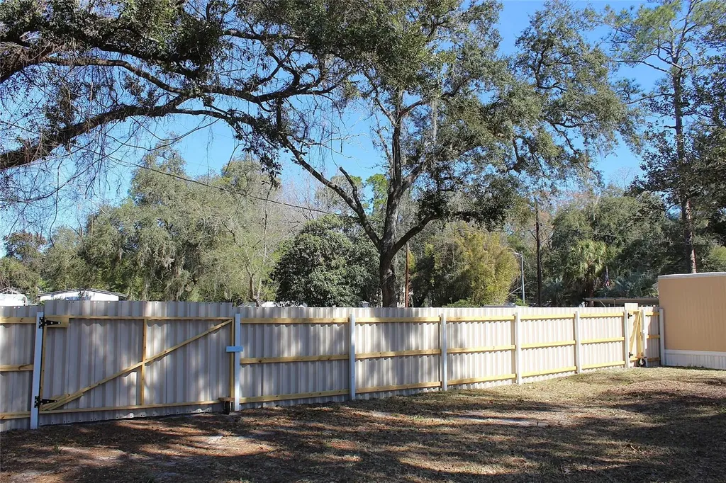 18664 SE 21st Place Silver Springs FL 34488
