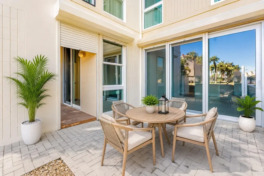 7400 Sun Island Drive S South Pasadena FL 33707