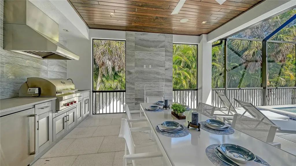 575 S Spoonbill Drive Sarasota FL 34236