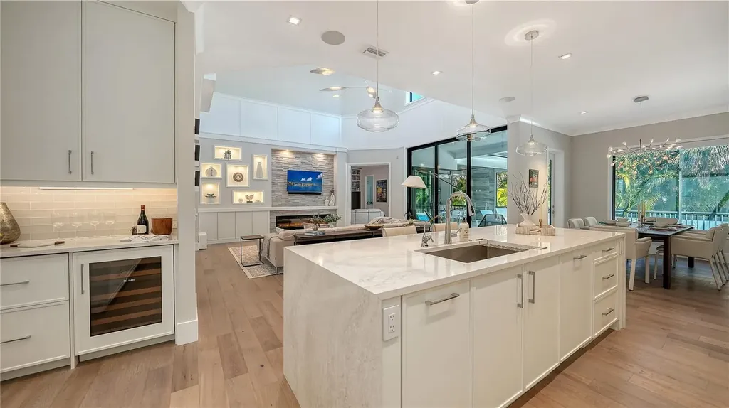 575 S Spoonbill Drive Sarasota FL 34236